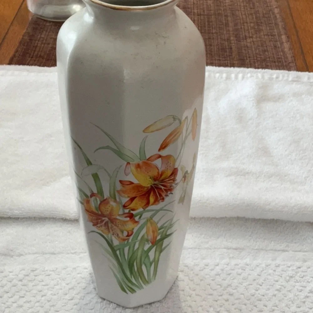Elegant Floral Ceramic Vase